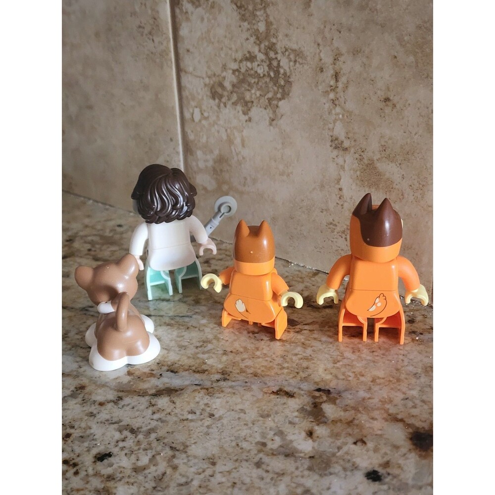 Official LEGO DUPLO BLUEY FIGURES Mom Chilli, Bluey, Bingo Heeler Dog Family Lot - Picture 2 of 2